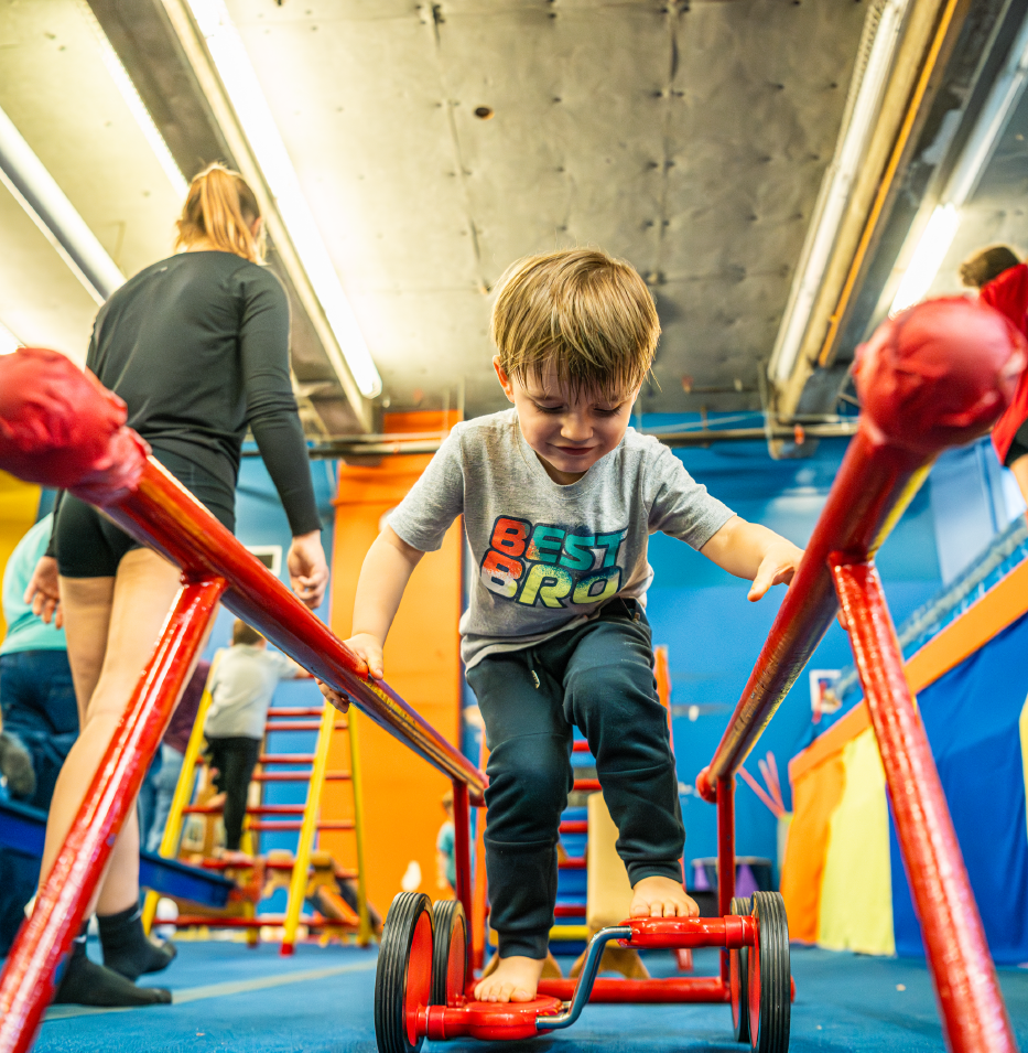 enfant en équilibre